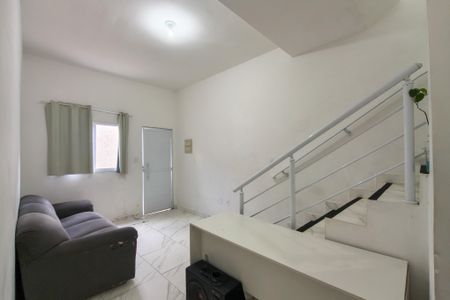 Casa de condomínio para alugar com 55m², 2 quartos e 2 vagasSala