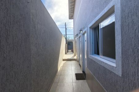 Casa de condomínio para alugar com 55m², 2 quartos e 2 vagasCorredor lateral 