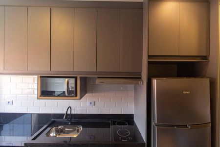 Cozinha de kitnet/studio para alugar com 0 quarto, 36m² em Vila Monumento, São Paulo