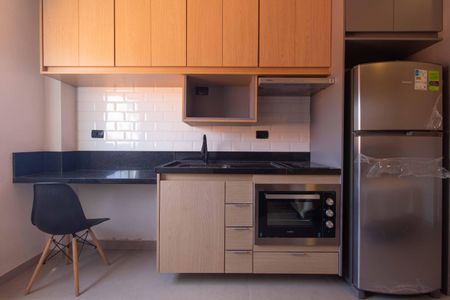 Cozinha de kitnet/studio para alugar com 0 quarto, 36m² em Vila Monumento, São Paulo
