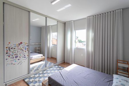 Casa à venda com 270m², 4 quartos e 4 vagasQuarto 2