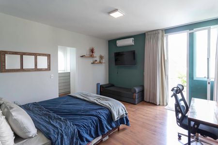 Casa à venda com 270m², 4 quartos e 4 vagasSuíte 