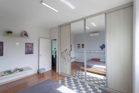 Casa à venda com 270m², 4 quartos e 4 vagasQuarto 2