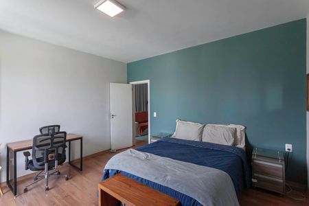 Casa à venda com 270m², 4 quartos e 4 vagasSuíte 