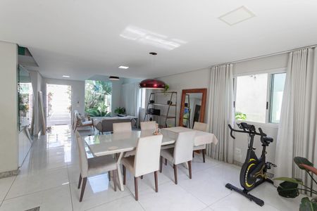 Casa à venda com 270m², 4 quartos e 4 vagasSala 1