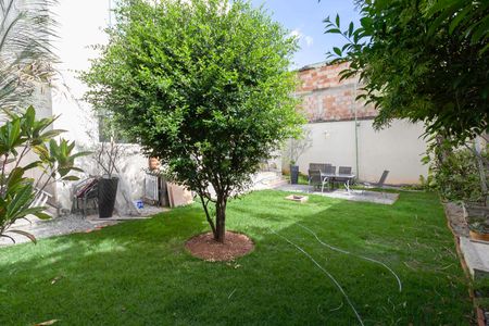 Casa à venda com 270m², 4 quartos e 4 vagasQuintal