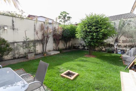 Casa à venda com 270m², 4 quartos e 4 vagasQuintal