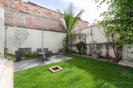 Casa à venda com 270m², 4 quartos e 4 vagasQuintal
