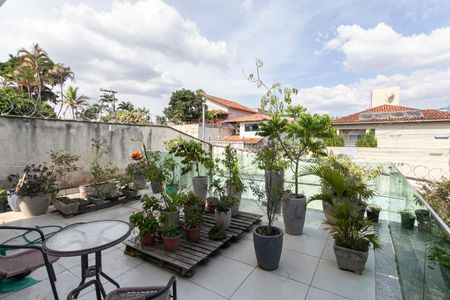 Casa à venda com 270m², 4 quartos e 4 vagasVaranda da suíte 