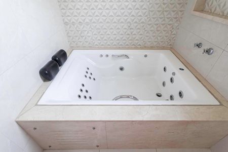 Casa à venda com 270m², 4 quartos e 4 vagasBanheiro da suíte 