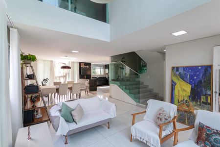 Casa à venda com 270m², 4 quartos e 4 vagasSala 1