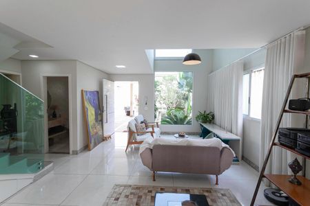 Casa à venda com 270m², 4 quartos e 4 vagasSala 1