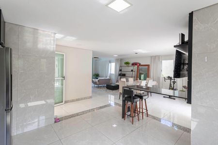 Casa à venda com 270m², 4 quartos e 4 vagasCozinha