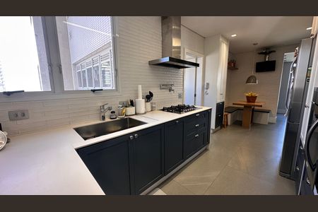 Apartamento à venda com 234m², 4 quartos e 4 vagas Apartamento à venda com 234m², 4 quartos e 4 vagasCozinha