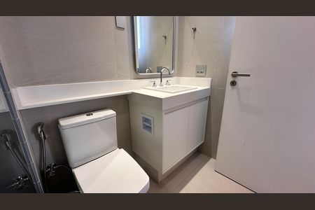 Apartamento à venda com 234m², 4 quartos e 4 vagas Apartamento à venda com 234m², 4 quartos e 4 vagasBanheiro da Suíte 2