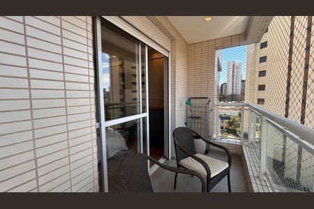 Apartamento à venda com 234m², 4 quartos e 4 vagas Apartamento à venda com 234m², 4 quartos e 4 vagasVaranda da Suíte 3