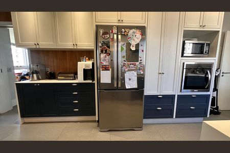 Apartamento à venda com 234m², 4 quartos e 4 vagas Apartamento à venda com 234m², 4 quartos e 4 vagasCozinha