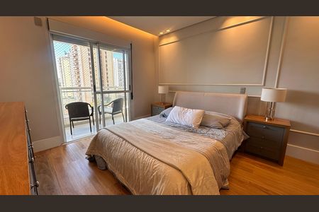 Apartamento à venda com 234m², 4 quartos e 4 vagas Apartamento à venda com 234m², 4 quartos e 4 vagasSuíte 3