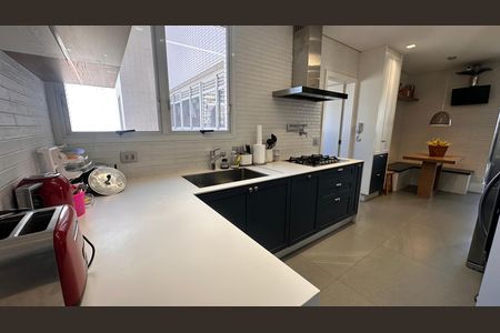 Apartamento à venda com 234m², 4 quartos e 4 vagas Apartamento à venda com 234m², 4 quartos e 4 vagasCozinha