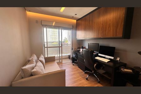 Apartamento à venda com 234m², 4 quartos e 4 vagas Apartamento à venda com 234m², 4 quartos e 4 vagasEscritório