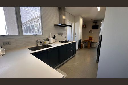 Apartamento à venda com 234m², 4 quartos e 4 vagas Apartamento à venda com 234m², 4 quartos e 4 vagasCozinha