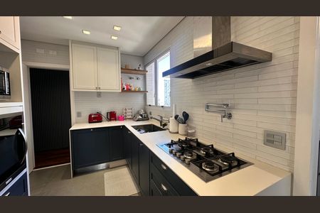Apartamento à venda com 234m², 4 quartos e 4 vagas Apartamento à venda com 234m², 4 quartos e 4 vagasCozinha