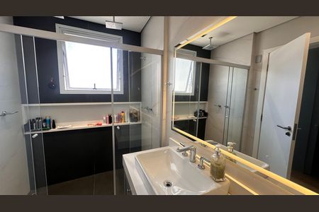Apartamento à venda com 234m², 4 quartos e 4 vagas Apartamento à venda com 234m², 4 quartos e 4 vagasBanheiro da Suíte 3