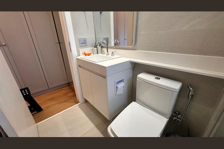 Apartamento à venda com 234m², 4 quartos e 4 vagas Apartamento à venda com 234m², 4 quartos e 4 vagasBanheiro da Suíte