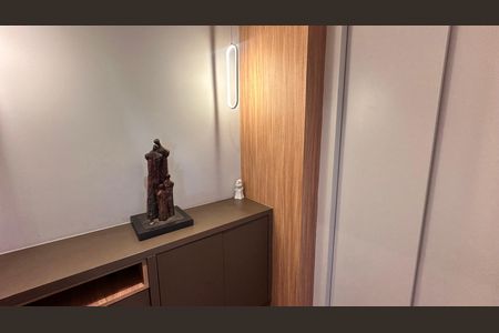 Apartamento à venda com 234m², 4 quartos e 4 vagas Apartamento à venda com 234m², 4 quartos e 4 vagasSala