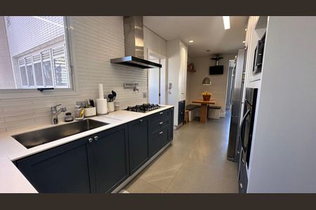 Apartamento à venda com 234m², 4 quartos e 4 vagas Apartamento à venda com 234m², 4 quartos e 4 vagasCozinha