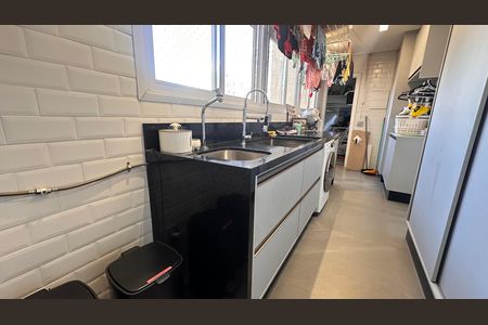 Apartamento à venda com 234m², 4 quartos e 4 vagas Apartamento à venda com 234m², 4 quartos e 4 vagasÁrea de serviço