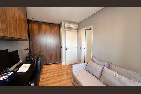 Apartamento à venda com 234m², 4 quartos e 4 vagas Apartamento à venda com 234m², 4 quartos e 4 vagasEscritório
