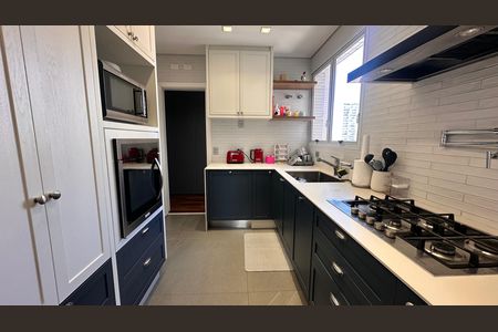 Apartamento à venda com 234m², 4 quartos e 4 vagas Apartamento à venda com 234m², 4 quartos e 4 vagasCozinha