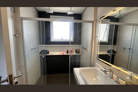 Apartamento à venda com 234m², 4 quartos e 4 vagas Apartamento à venda com 234m², 4 quartos e 4 vagasBanheiro da Suíte 3