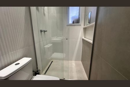 Apartamento à venda com 234m², 4 quartos e 4 vagas Apartamento à venda com 234m², 4 quartos e 4 vagasBanheiro social