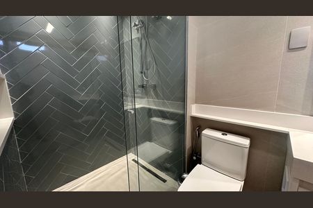 Apartamento à venda com 234m², 4 quartos e 4 vagas Apartamento à venda com 234m², 4 quartos e 4 vagasBanheiro da Suíte 2