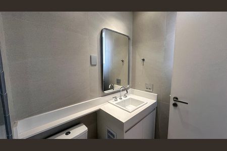 Apartamento à venda com 234m², 4 quartos e 4 vagas Apartamento à venda com 234m², 4 quartos e 4 vagasBanheiro da Suíte 2