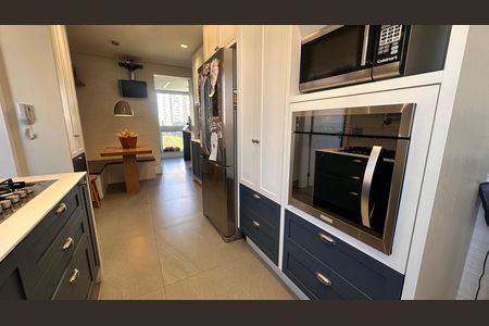 Apartamento à venda com 234m², 4 quartos e 4 vagas Apartamento à venda com 234m², 4 quartos e 4 vagasCozinha