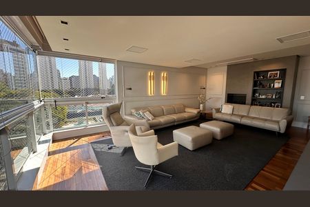 Apartamento à venda com 234m², 4 quartos e 4 vagas Apartamento à venda com 234m², 4 quartos e 4 vagasSala