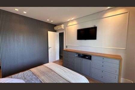 Apartamento à venda com 234m², 4 quartos e 4 vagas Apartamento à venda com 234m², 4 quartos e 4 vagasSuíte 3