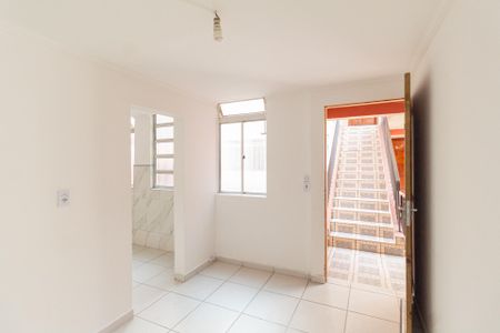 Sala de apartamento para alugar com 2 quartos, 38m² em Conjunto Habitacional Presidente Castelo Branco, Carapicuíba