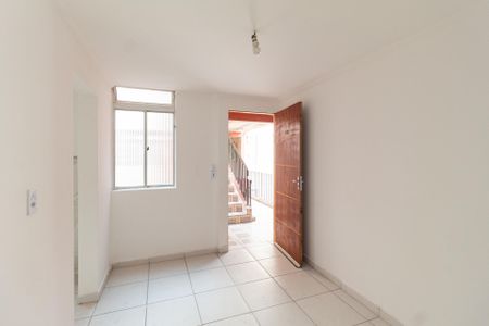 Sala de apartamento para alugar com 2 quartos, 38m² em Conjunto Habitacional Presidente Castelo Branco, Carapicuíba
