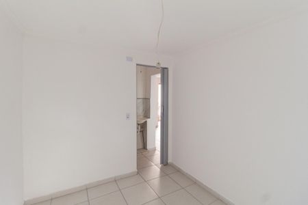 Quarto 2 de apartamento para alugar com 2 quartos, 38m² em Conjunto Habitacional Presidente Castelo Branco, Carapicuíba