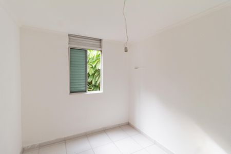 Quarto 2 de apartamento para alugar com 2 quartos, 38m² em Conjunto Habitacional Presidente Castelo Branco, Carapicuíba