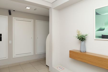 Apartamento para alugar com 32m², 2 quartos e sem vagaÁrea comum - Saguão do prédio