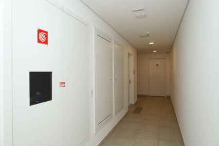Apartamento para alugar com 32m², 2 quartos e sem vagaÁrea comum - Saguão do andar