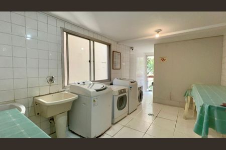 Studio à venda com 28m², 1 quarto e 1 vagaLavanderia
