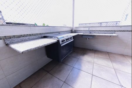 Casa para alugar com 360m², 4 quartos e 4 vagasSalão