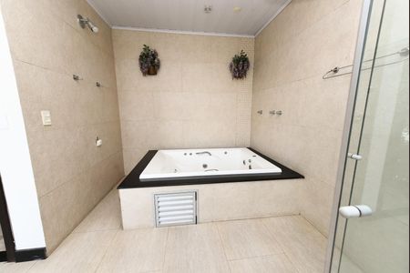 Casa para alugar com 360m², 4 quartos e 4 vagasSuíte 2 - banheira