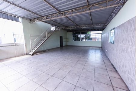 Casa para alugar com 360m², 4 quartos e 4 vagasSalão